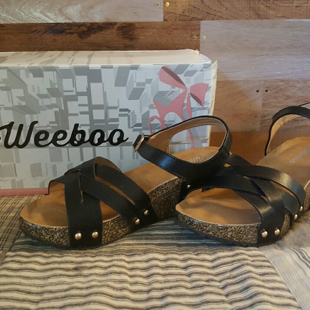 WeeBoo Black  Cross Strap Sandles